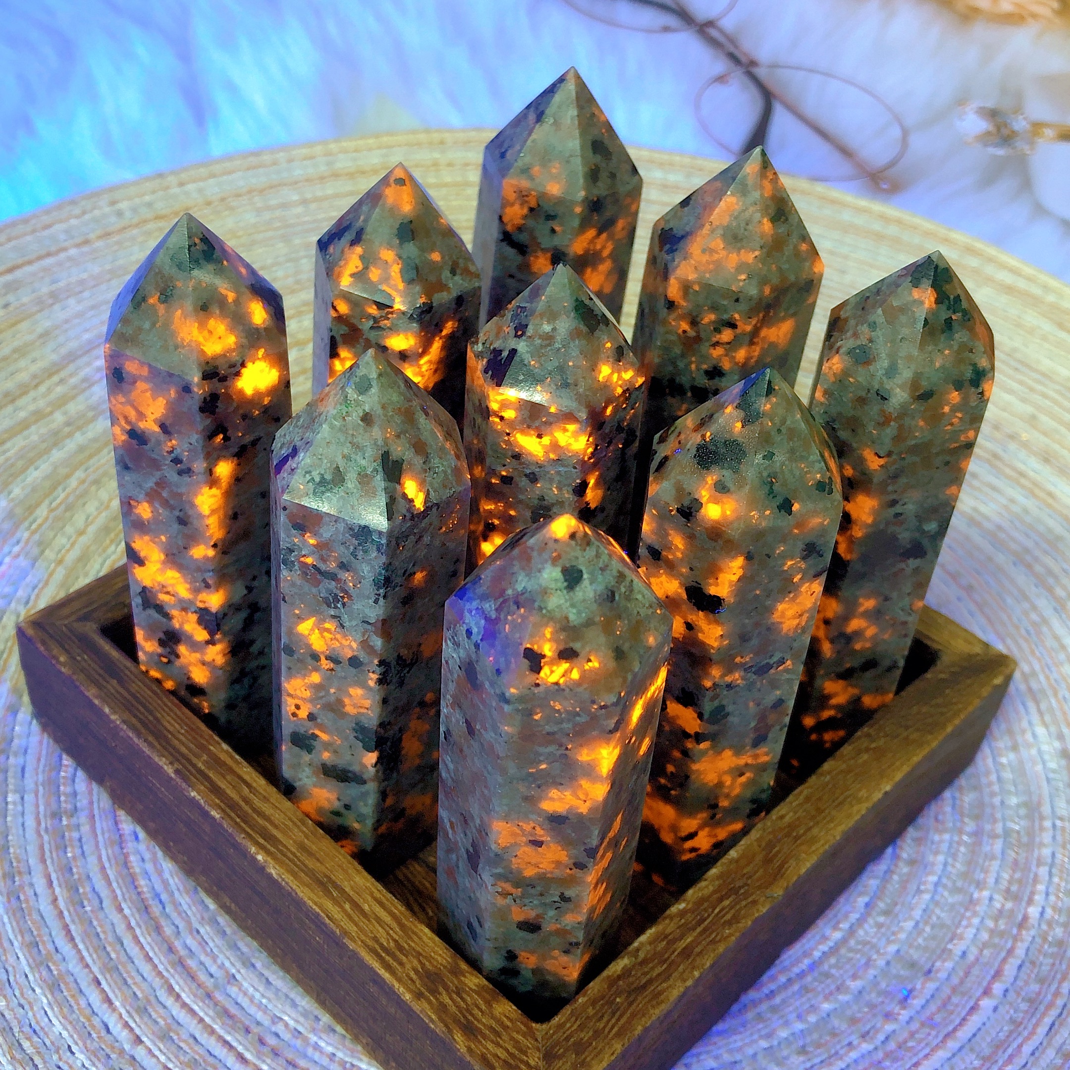 Natural Crystals Yooperlite To - Home Decor Lighting Wholesale บทวิจารณ์และราคา